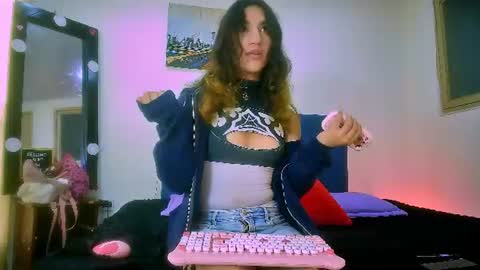 mew_alix online show from June 18, 8:13 pm