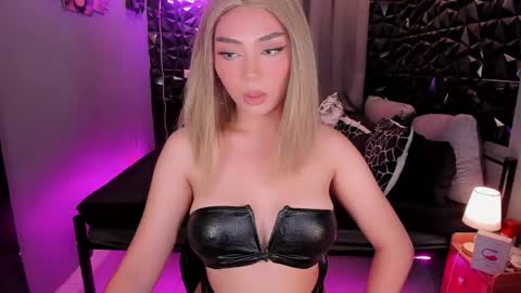 miss devil online show from April 18, 4:58 am