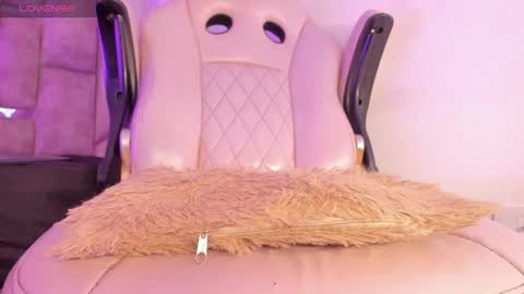 mia_royal online show from April 17, 10:44 pm