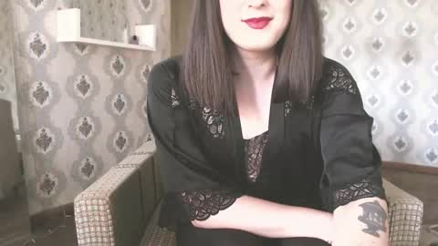 mia_wallase online show from June 3, 2:33 pm