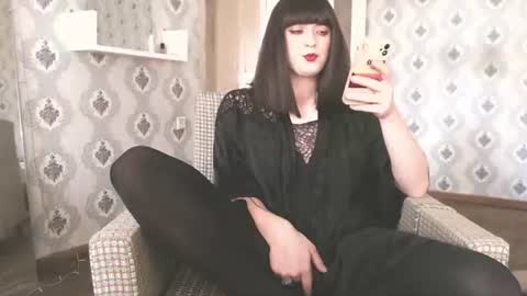 mia_wallase online show from June 17, 6:47 am