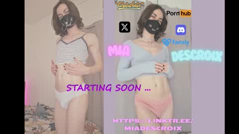 Snapshot of miadescroix chatting on November 2, 11:52 am Mia online show from November 2, 11:52 am