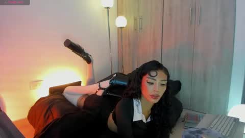 Mia  instagram miasspell online show from July 24, 5:00 pm