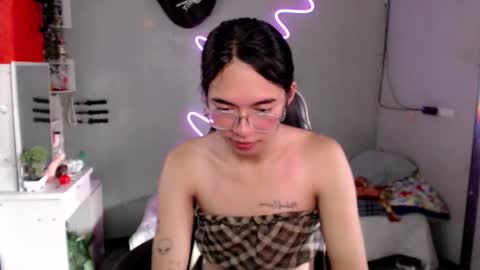 Mia online show from March 9, 7:12 am