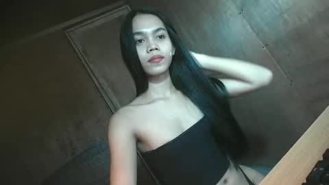 Snapshot of micaholics chatting on October 12, 12:24 am Mica online show from October 12, 12:24 am