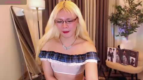Marie Antoinette online show from July 26, 6:53 am