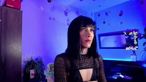 mikaelarangel online show from December 4, 9:13 am