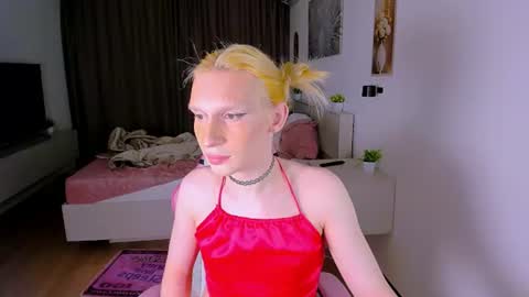 mikaella_nicole online show from June 22, 6:38 pm