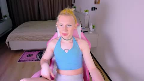 mikaella_nicole online show from June 29, 2:50 pm