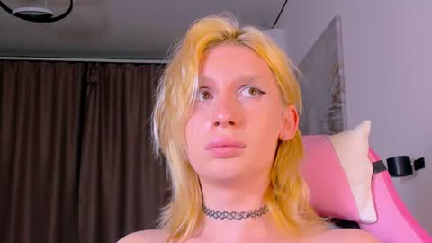 mikaella_nicole online show from July 9, 9:19 pm