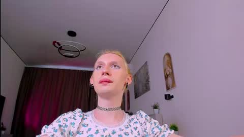 mikaella_nicole online show from July 25, 2:48 pm