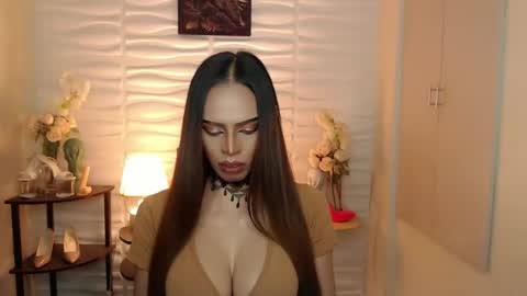 Snapshot of mikeyalawi03 chatting on December 5, 3:44 pm Mistress MikeyAlawi online show from December 5, 3:44 pm