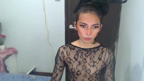 julie online show from June 14, 8:48 am
