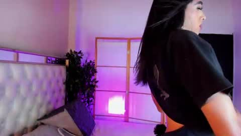 miss_khalifadoll online show from July 9, 3:32 am