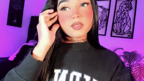 miss_zz online show from February 17, 6:59 pm