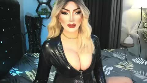 PRIESTESS CHANNEL online show from June 22, 7:00 pm