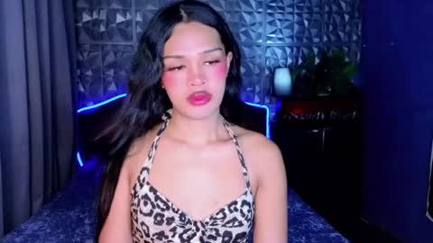 im your queen steffie online show from June 4, 11:35 am
