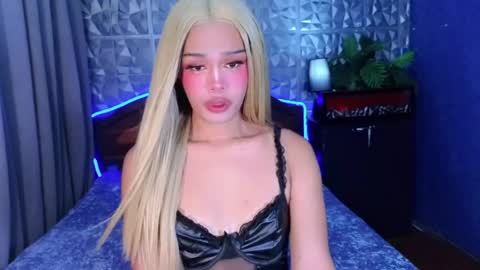 im your queen steffie online show from June 6, 1:29 pm