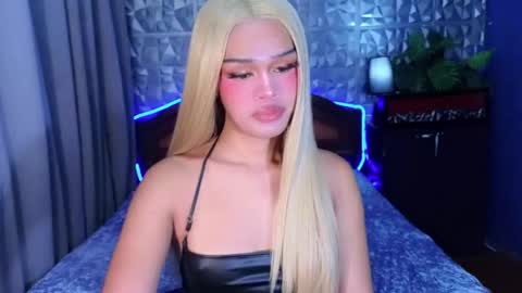 im your queen steffie online show from June 7, 1:30 pm