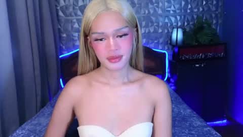 im your queen steffie online show from June 12, 7:02 pm