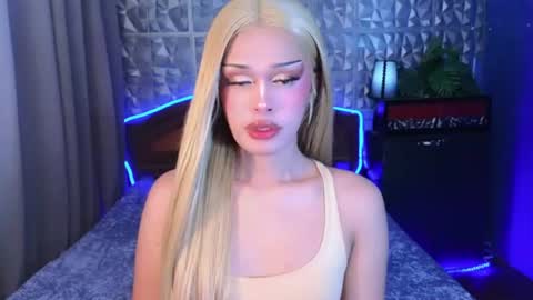 im your queen steffie online show from June 17, 12:50 pm