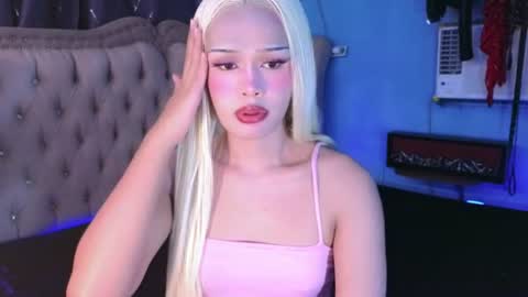 im your queen steffie online show from July 14, 12:00 pm