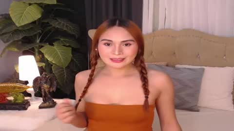 missoliviaontop online show from April 15, 7:19 pm