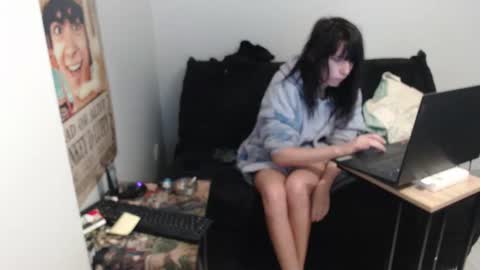 missthon online show from February 24, 10:15 am