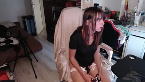 missthon online show from June 4, 2:53 pm