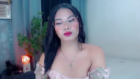 misstrishontop online show from January 10, 6:49 pm