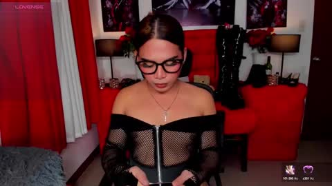 misstrishontop online show from March 3, 6:13 am