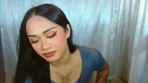 SweetViolet online show from May 27, 12:35 pm