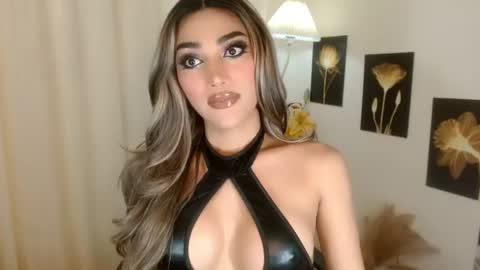 MISS YSABELLE online show from June 18, 3:18 am