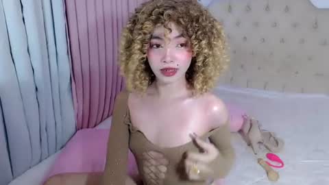 CRISHA  online show from June 22, 6:16 pm