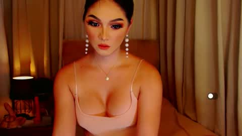 Leah online show from December 14, 2:01 am