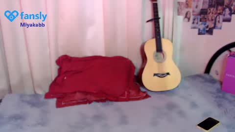 Miyakabebe online show from April 10, 9:09 pm