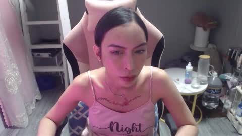 Snapshot of monstercockselfsuck chatting on October 28, 10:02 am ELYSE A SIMPLE GIRL online show from October 28, 10:02 am