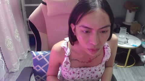 ELYSE A SIMPLE GIRL online show from November 4, 2:16 pm