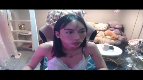 ELYSE A SIMPLE GIRL online show from March 16, 11:03 am