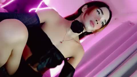 mscherry_ online show from February 11, 8:27 pm