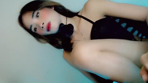mscherry_ online show from June 12, 8:35 am