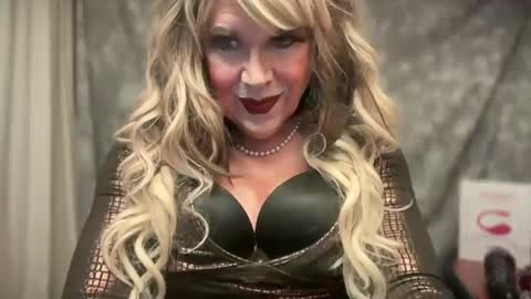 Snapshot of mskarentoy chatting on October 17, 11:19 pm mskarentoy online show from October 17, 11:19 pm