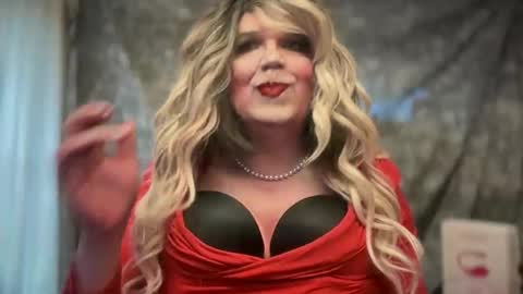 Snapshot of mskarentoy chatting on October 26, 8:49 pm mskarentoy online show from October 26, 8:49 pm