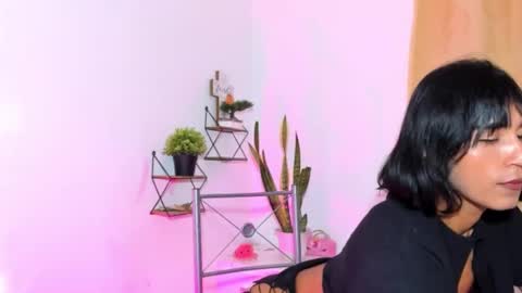  Naomi  online show from November 8, 5:46 pm