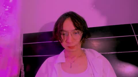 Snapshot of najimi_uwu chatting on October 21, 10:11 pm NAJI online show from October 21, 10:11 pm