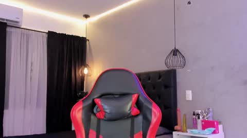 Naomi Blair online show from July 10, 3:32 am
