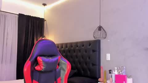 Naomi Blair online show from July 11, 3:33 am