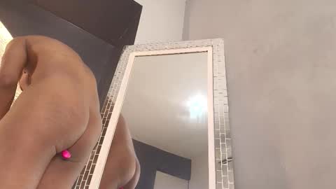 Naomi Qeents online show from November 20, 2:06 pm