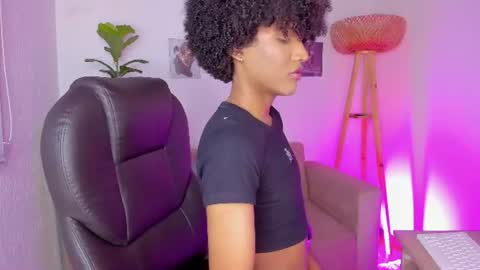 N A O M I  online show from June 28, 12:31 pm