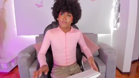 N A O M I  online show from July 28, 3:21 pm